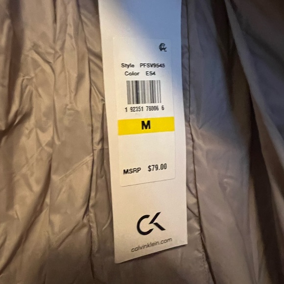 Calvin Klein - Picture 3 of 5